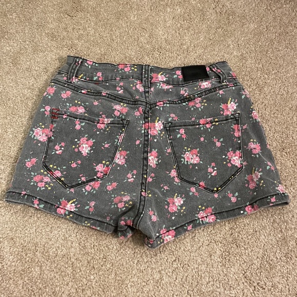BDG High Rise Erin Pocket Shortie 27W - Picture 3 of 12